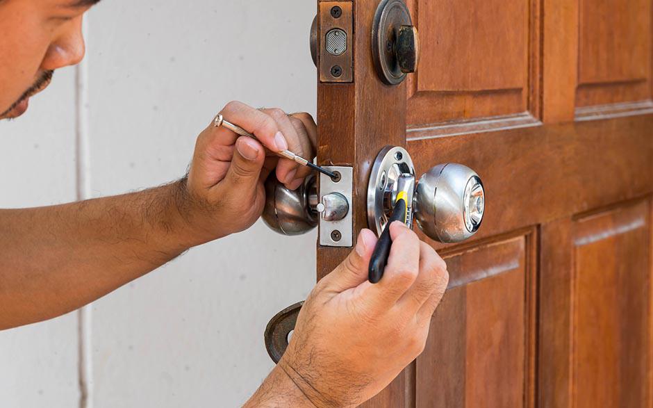 remplacer une serrure de porte d'entrée Clamart